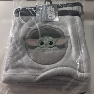 Star Wars Mandalorian Grogu (Baby Yoda) Soft & Cozy Gray Fleece Baby Blanket